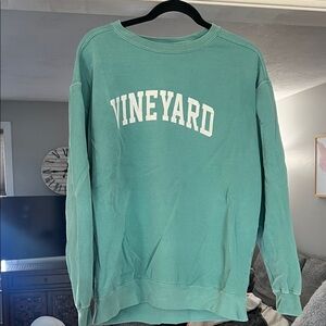 Vineyard crewneck mint green